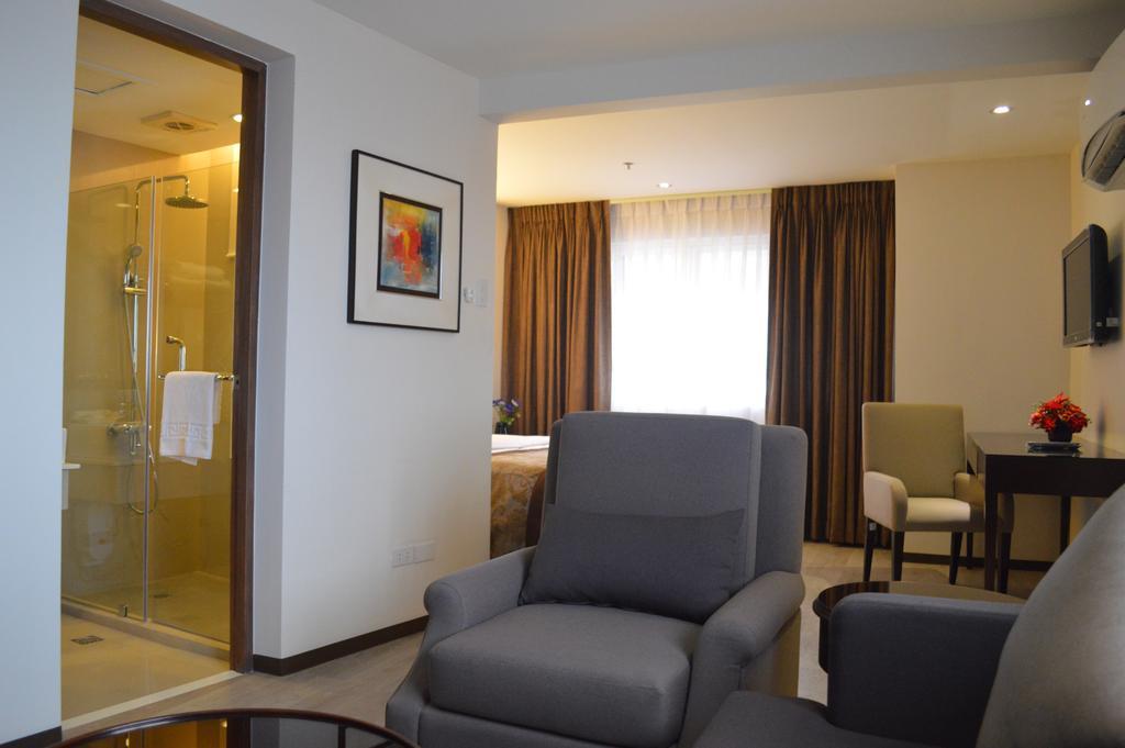 Imperial Palace Suites Quezón by Eksteriør bilde