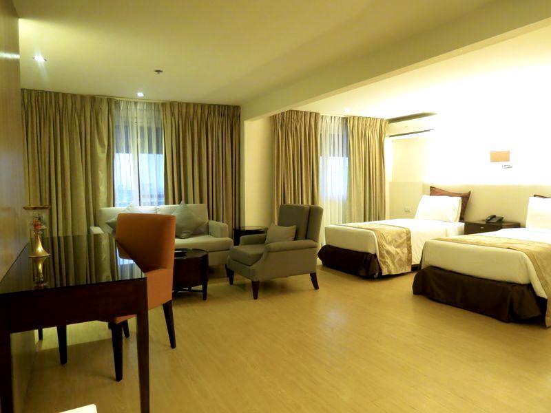 Imperial Palace Suites Quezón by Eksteriør bilde