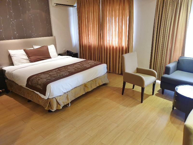 Imperial Palace Suites Quezón by Eksteriør bilde