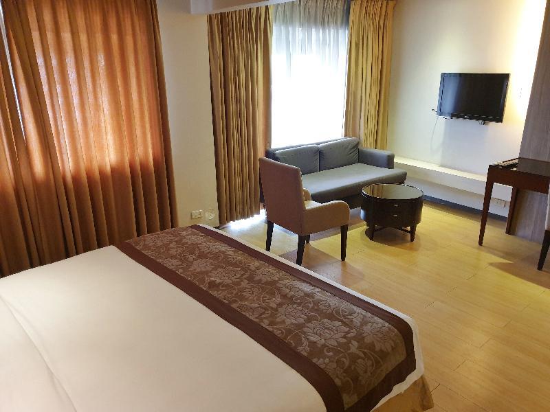 Imperial Palace Suites Quezón by Eksteriør bilde